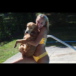 Meet your Posher, Abbie